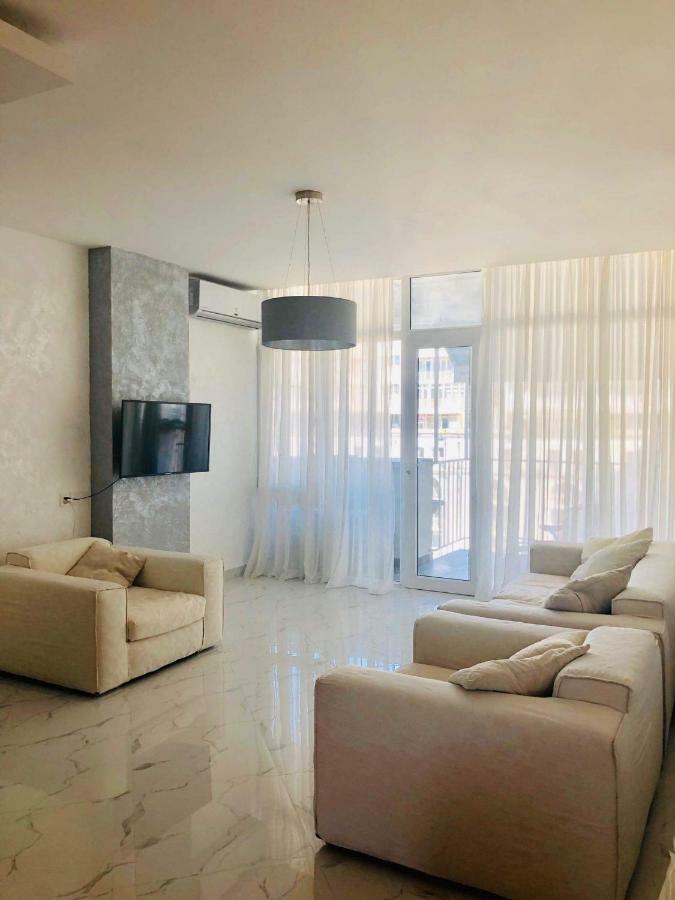 Tg Apartment Sea View Батуми Екстериор снимка