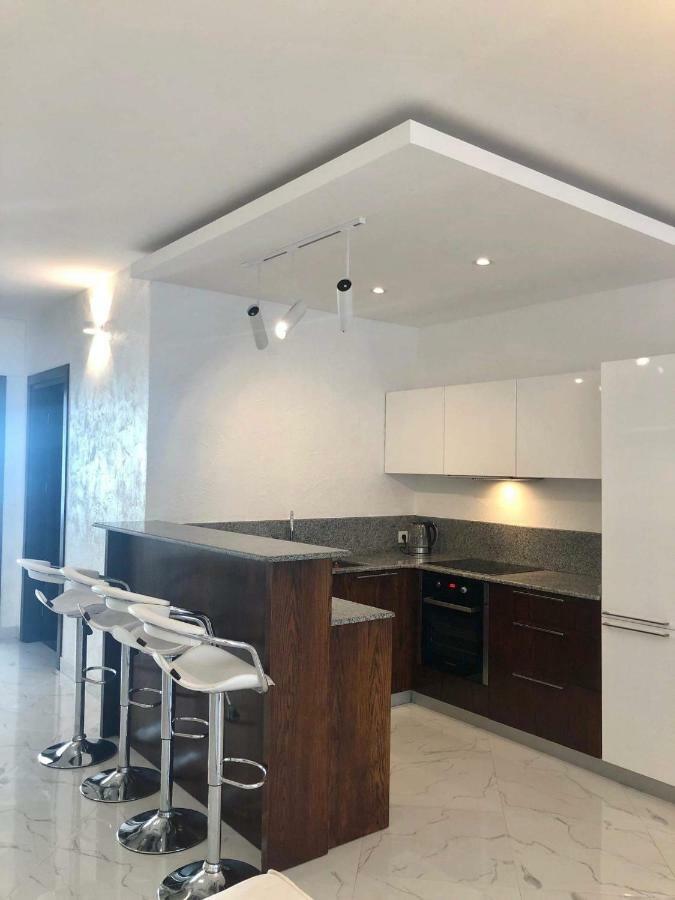 Tg Apartment Sea View Батуми Екстериор снимка