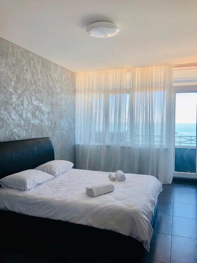 Tg Apartment Sea View Батуми Екстериор снимка