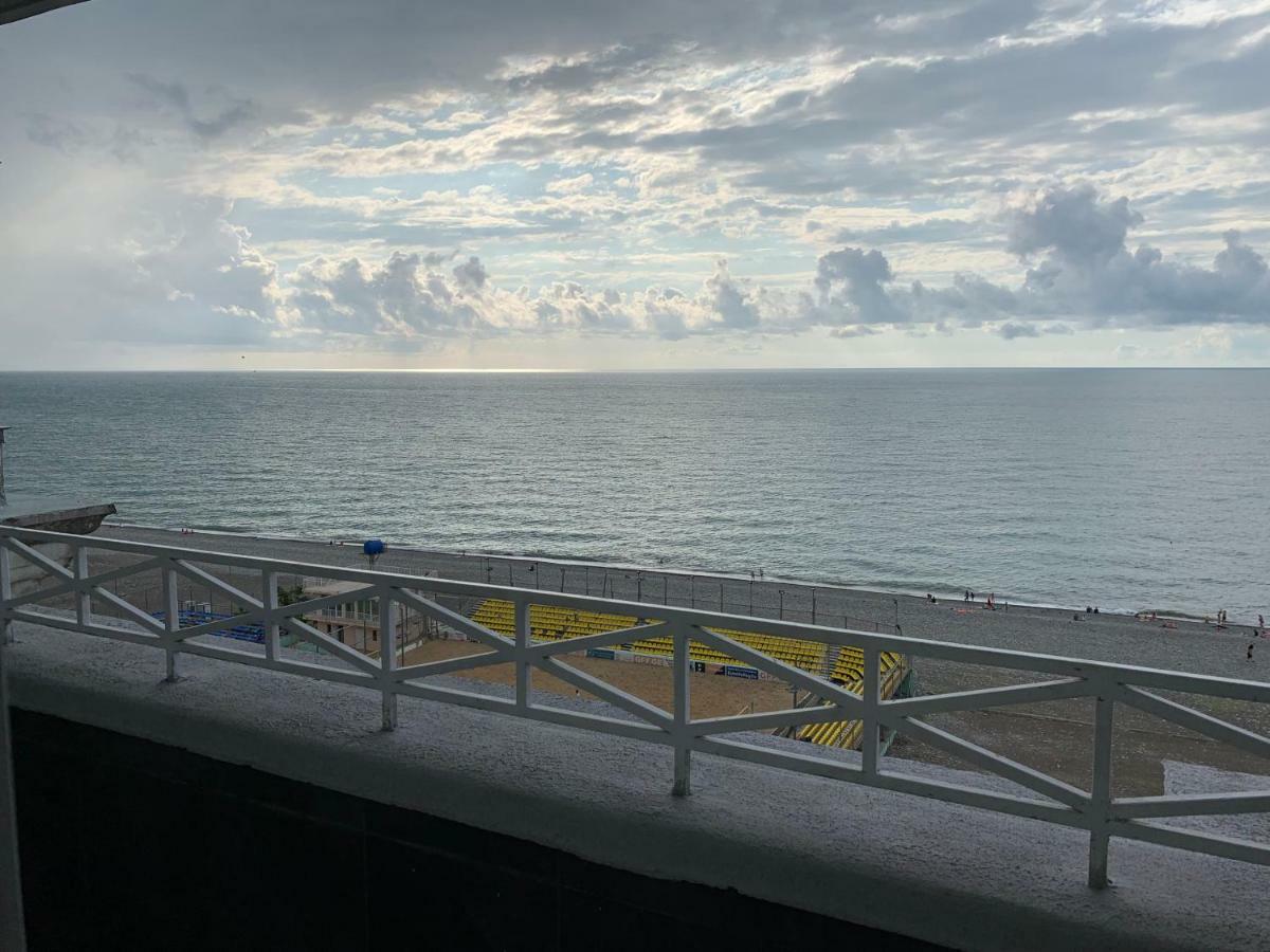 Tg Apartment Sea View Батуми Екстериор снимка